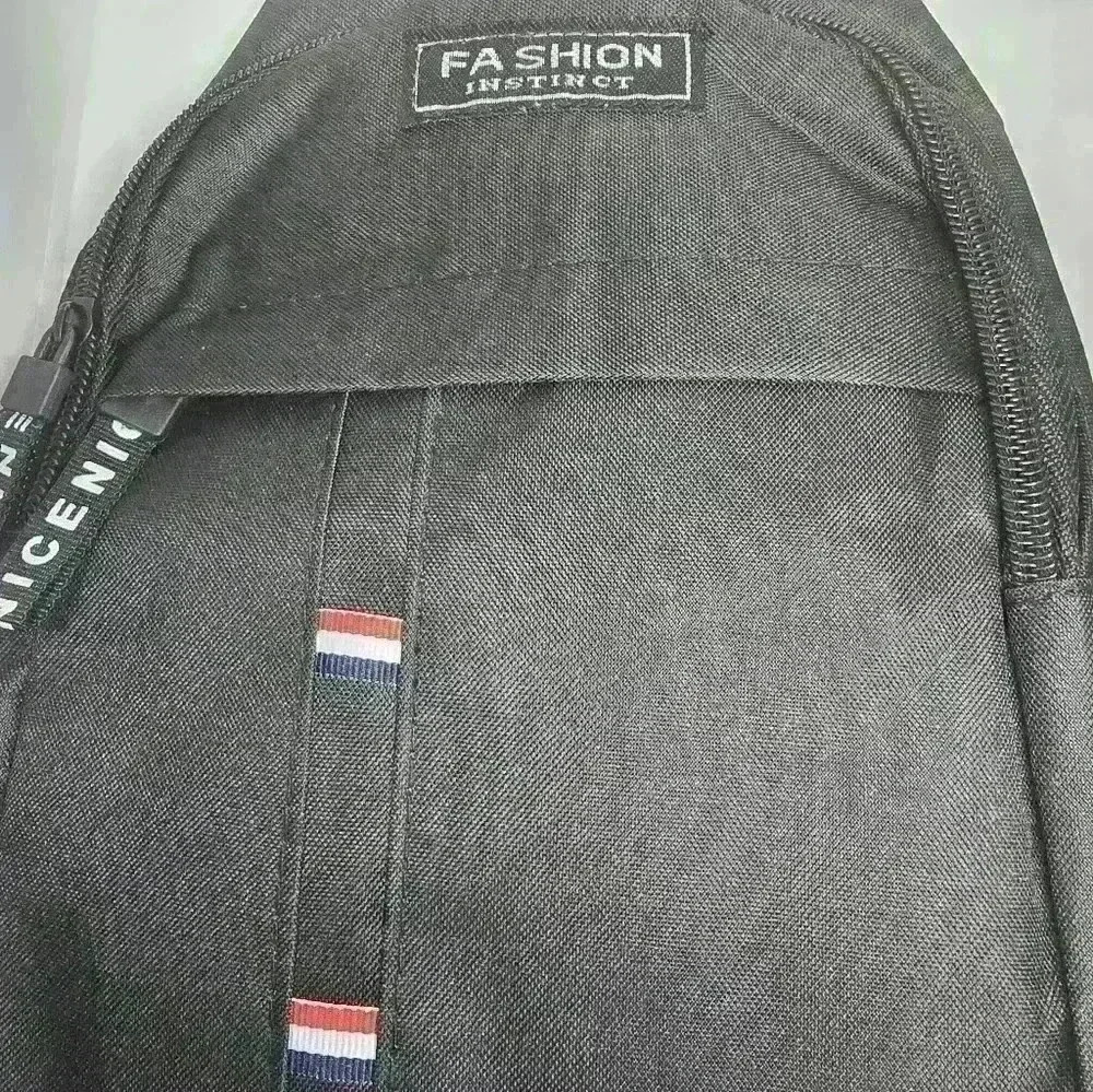 NWOT Multi-functional Shoulder Bag - Picture 3 of 5
